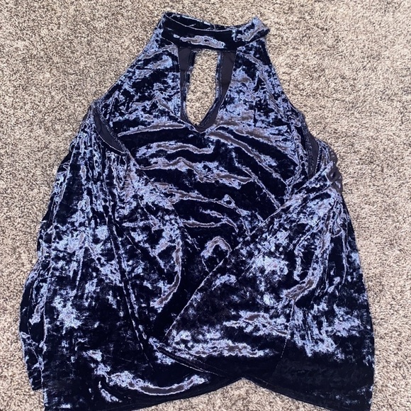 AMERICAN Eagle Velour Bell Sleeve off shoulder top Medium - Picture 4 of 4